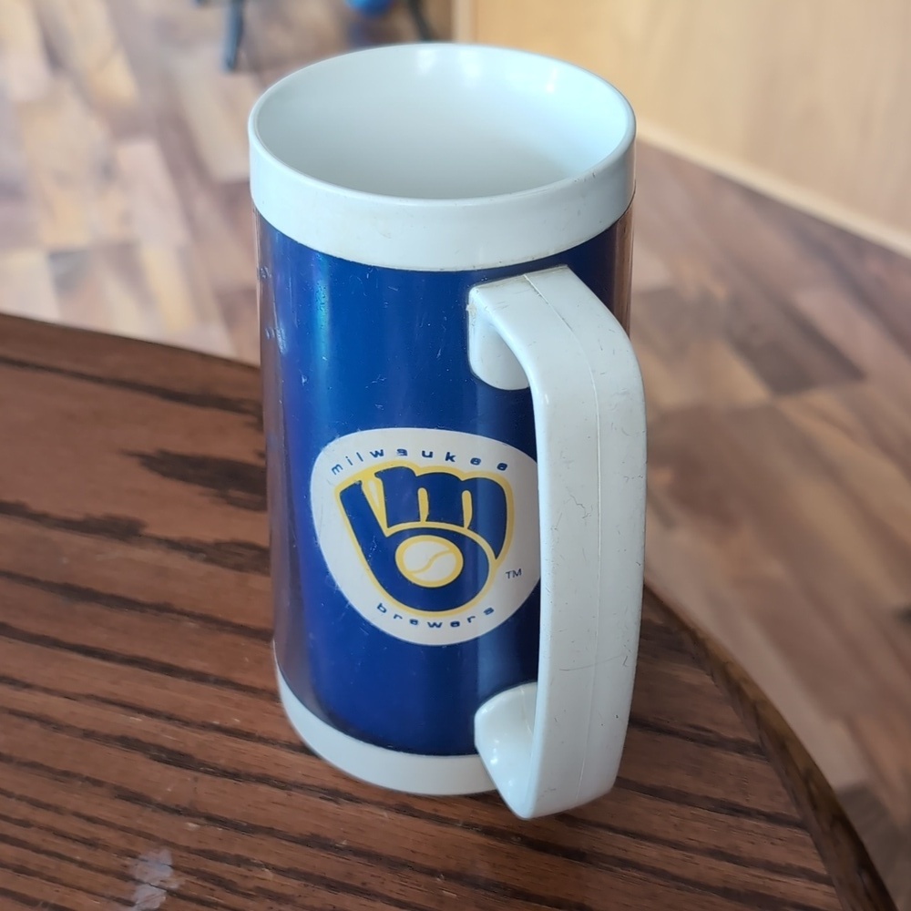 80s Milwaukee Brewers Beer Stein 16oz. Insulated Cup Plastic Double Walled - Picture 2 of 10